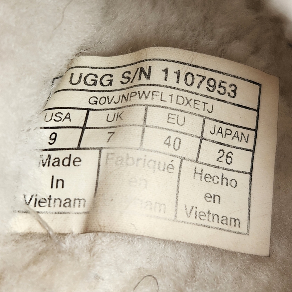 UGG Oh Yeah Slippers Women's 9 White Sheepskin Fuzzy Slides Sandals Shoes - Picture 13 of 14